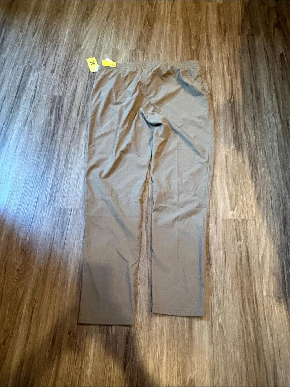Aritzia Men's Drawstring Joggers in Tan
